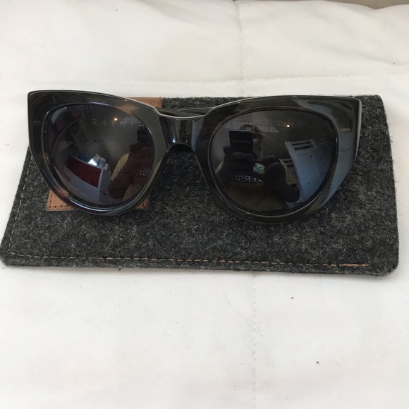 Raen vintage sunglasses - Picture 1 of 3